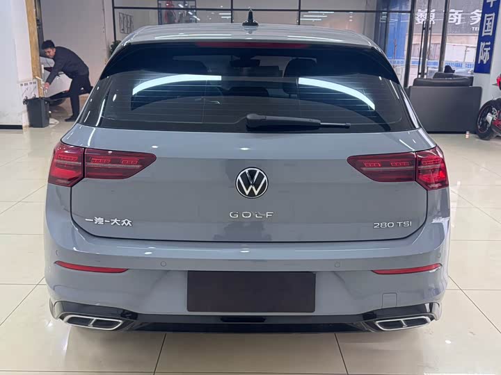Фото 5 - Volkswagen Golf