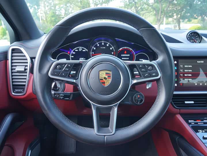 Фото 12 - Porsche Cayenne