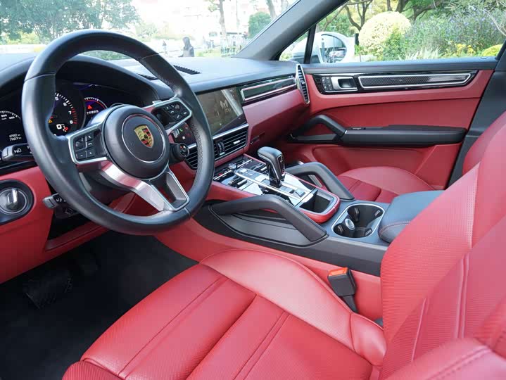 Фото 13 - Porsche Cayenne