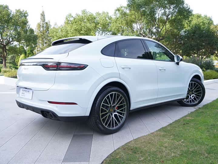 Фото 17 - Porsche Cayenne