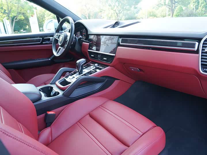 Фото 7 - Porsche Cayenne