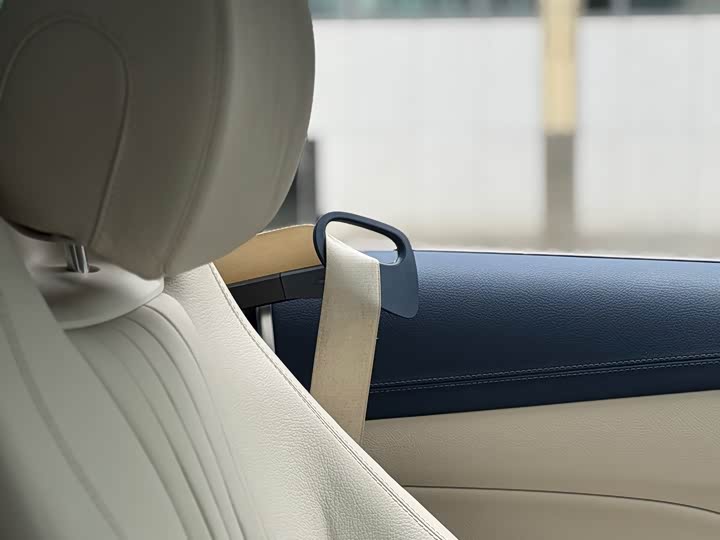 Фото 16 - Mercedes-Benz E-Class