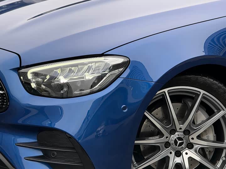 Фото 2 - Mercedes-Benz E-Class