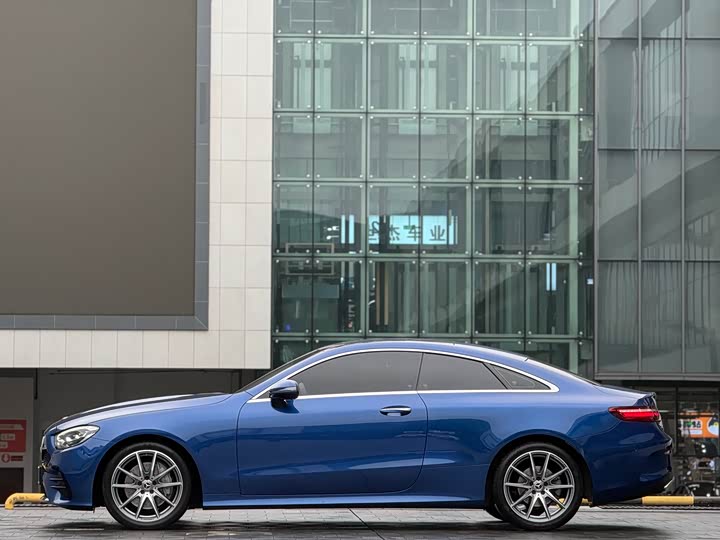 Фото 6 - Mercedes-Benz E-Class