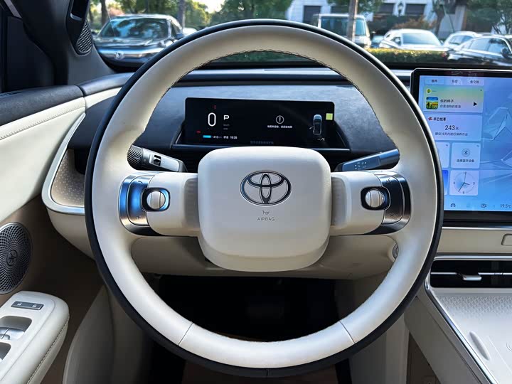 Фото 10 - Toyota bZ3X