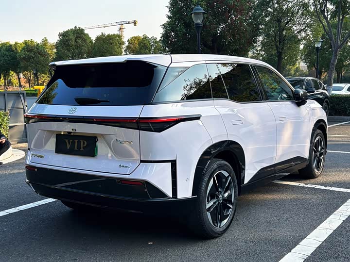 Фото 15 - Toyota bZ3X