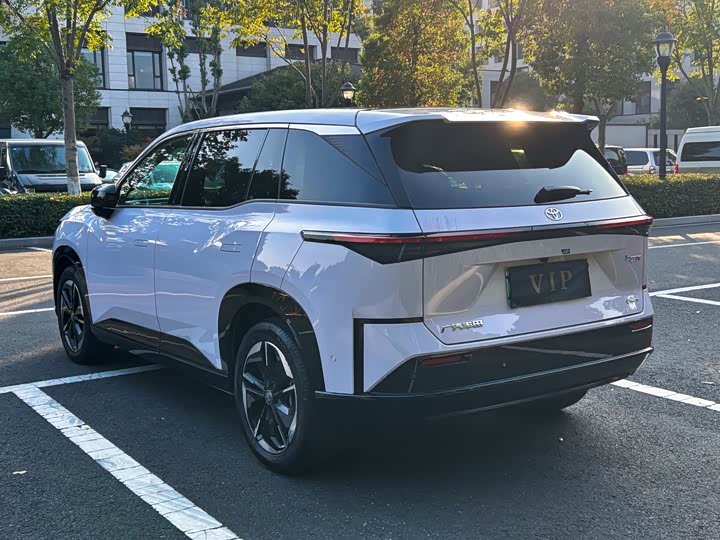 Фото 16 - Toyota bZ3X