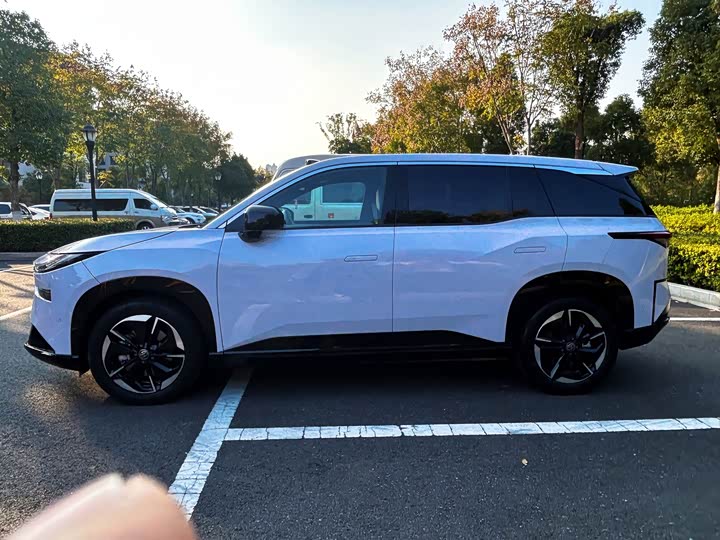 Фото 3 - Toyota bZ3X