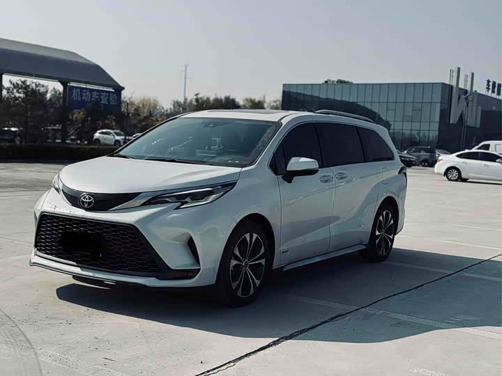 Фото 1 - Toyota Granvia