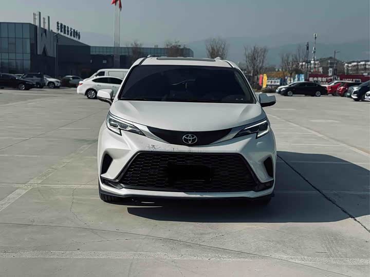 Фото 2 - Toyota Granvia