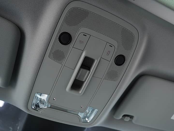 Фото 17 - Audi Q2L