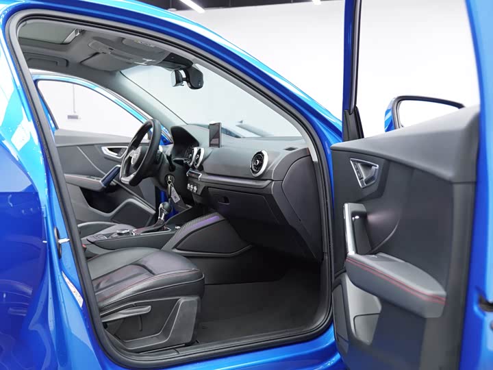 Фото 21 - Audi Q2L