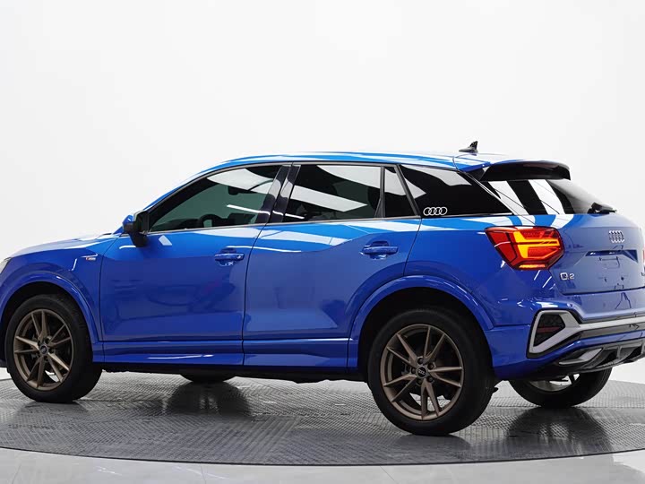 Фото 3 - Audi Q2L