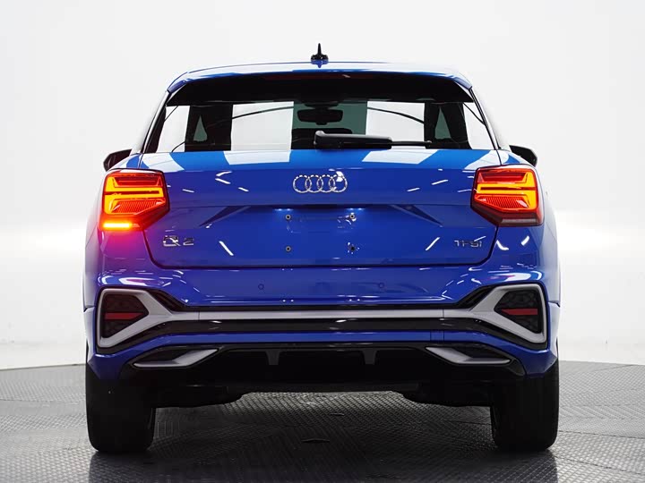 Фото 4 - Audi Q2L
