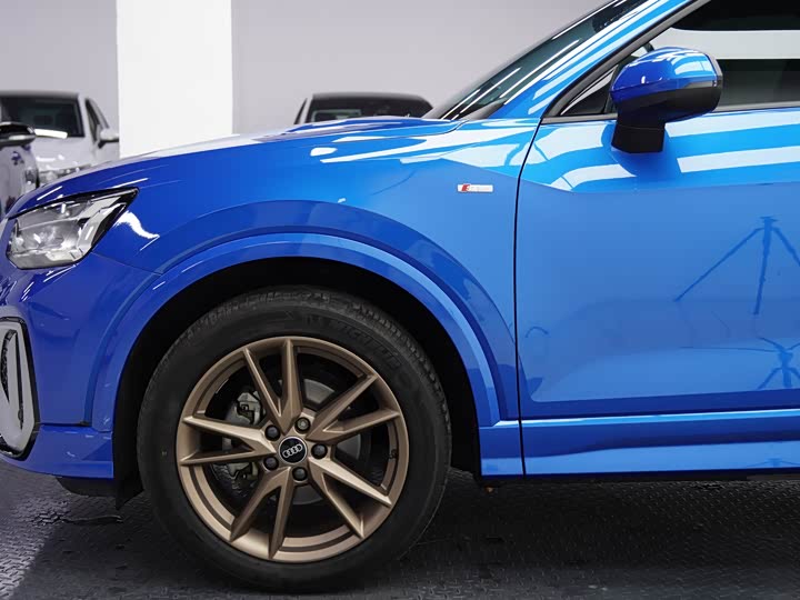 Фото 8 - Audi Q2L