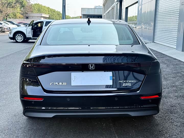 Фото 13 - Honda Accord