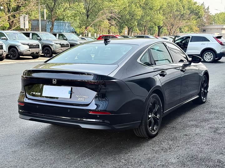 Фото 14 - Honda Accord