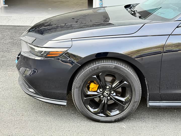 Фото 15 - Honda Accord