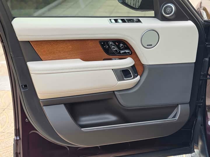 Фото 10 - Land Rover Range Rover