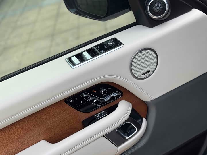 Фото 11 - Land Rover Range Rover