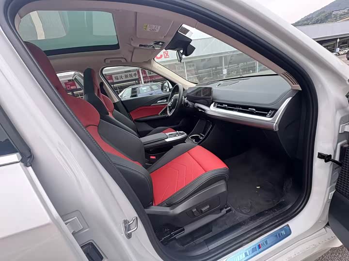 Фото 10 - BMW X1