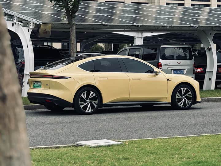 Фото 13 - Nio ET5