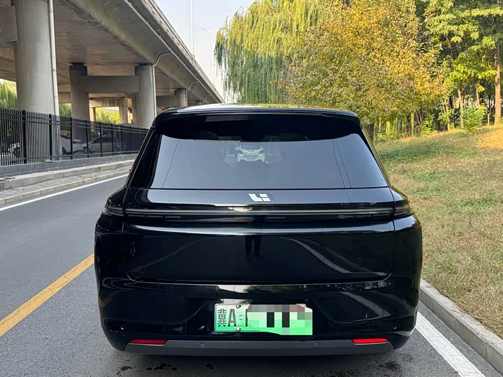 Фото 11 - LiXiang L8