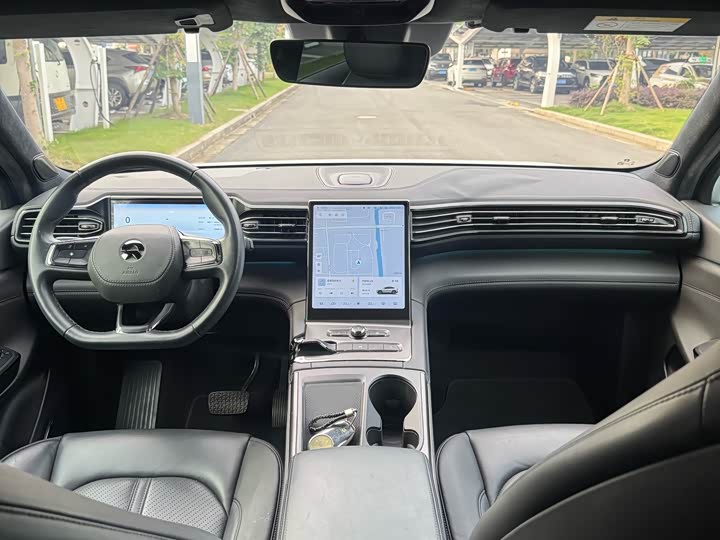 Фото 10 - Nio EC6