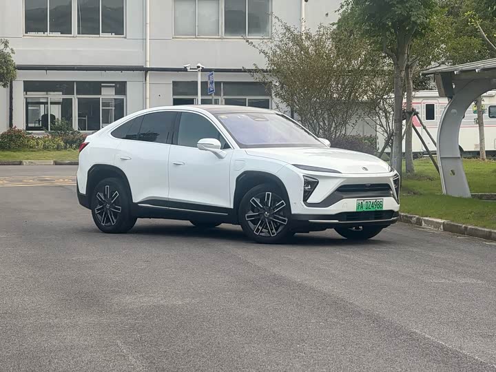 Фото 4 - Nio EC6