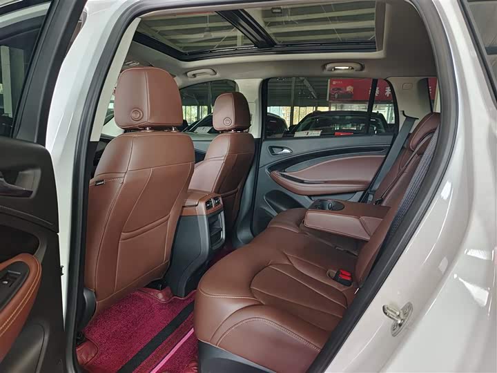 Фото 14 - Buick Envision Plus