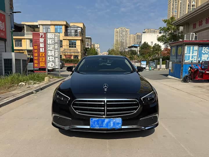 Фото 2 - Mercedes-Benz E-Class