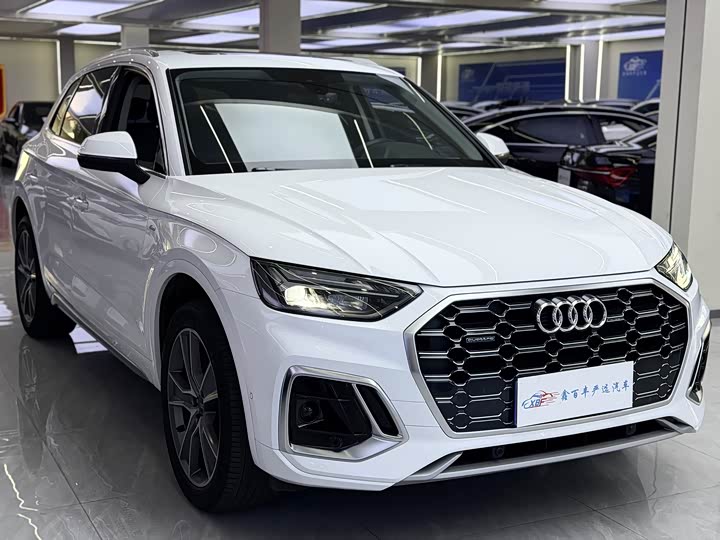 Фото 3 - Audi Q5L