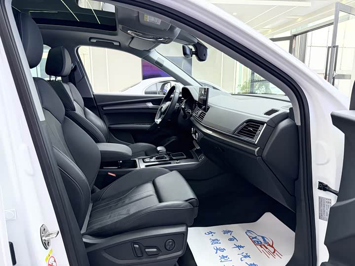 Фото 6 - Audi Q5L