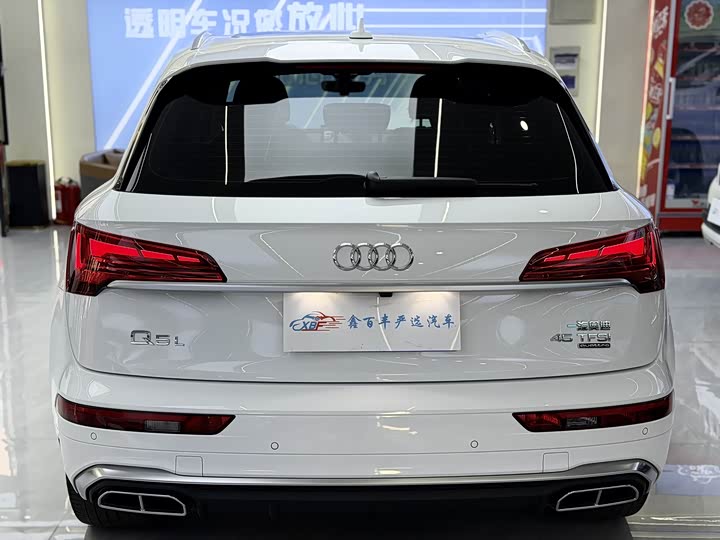 Фото 9 - Audi Q5L