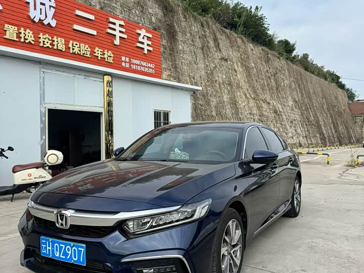 Фото 3 - Honda Inspire