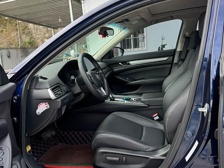 Фото 4 - Honda Inspire