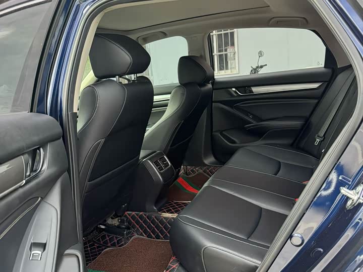 Фото 5 - Honda Inspire