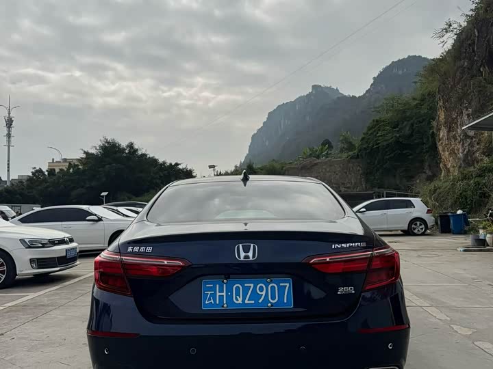 Фото 8 - Honda Inspire