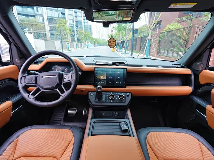 Фото 10 - Land Rover Defender