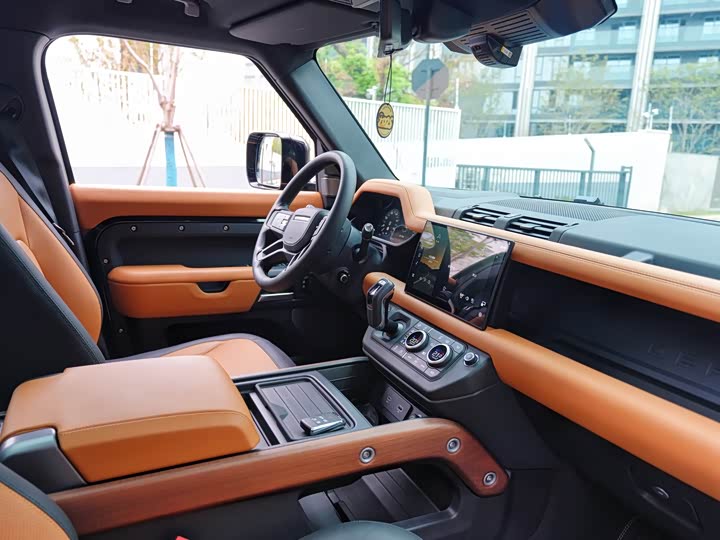 Фото 8 - Land Rover Defender