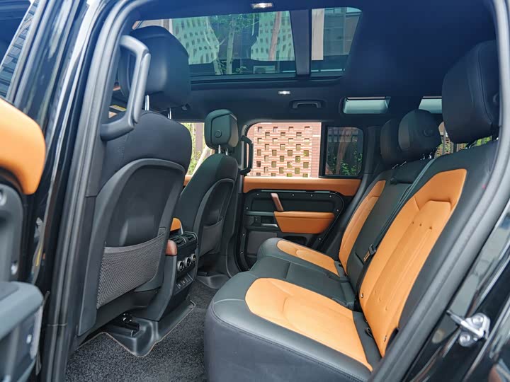 Фото 9 - Land Rover Defender