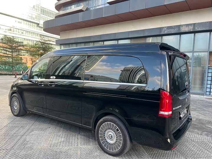 Фото 10 - Mercedes-Benz V-Class