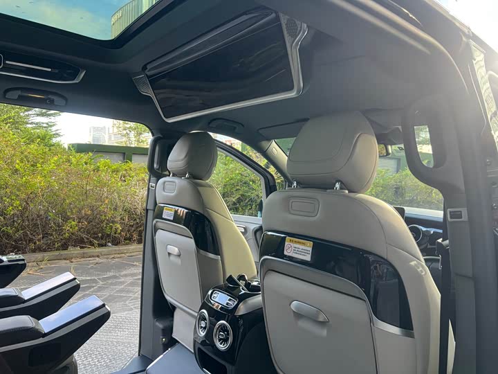 Фото 17 - Mercedes-Benz V-Class