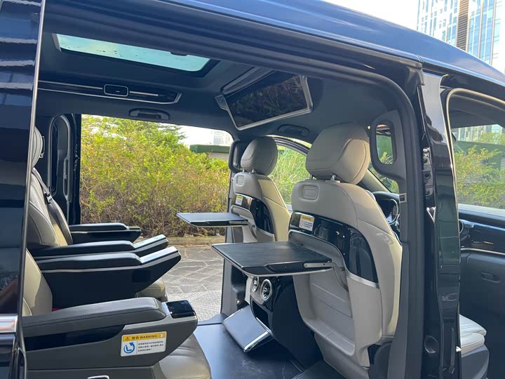 Фото 20 - Mercedes-Benz V-Class