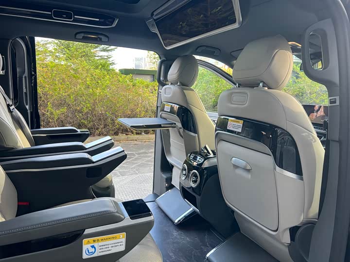 Фото 21 - Mercedes-Benz V-Class