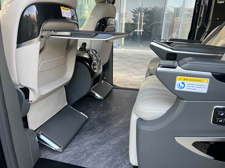 Фото 22 - Mercedes-Benz V-Class