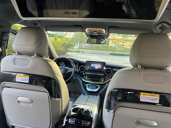 Фото 33 - Mercedes-Benz V-Class