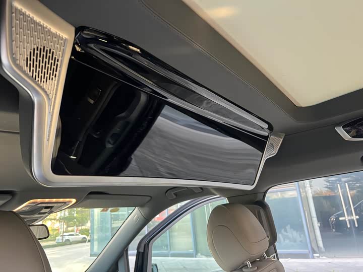 Фото 40 - Mercedes-Benz V-Class