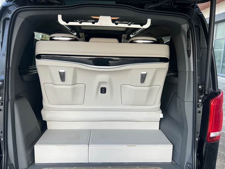 Фото 41 - Mercedes-Benz V-Class