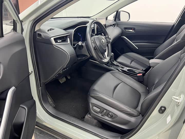 Фото 4 - Toyota Corolla Cross